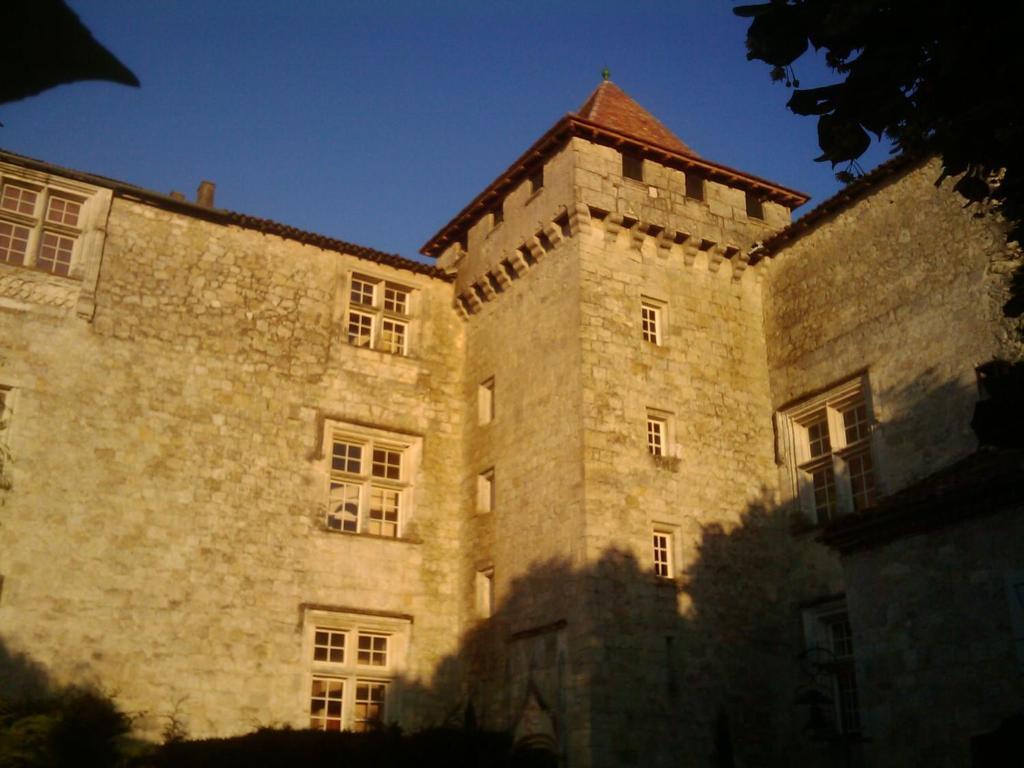 Chateau De Fourcès Екстериор снимка