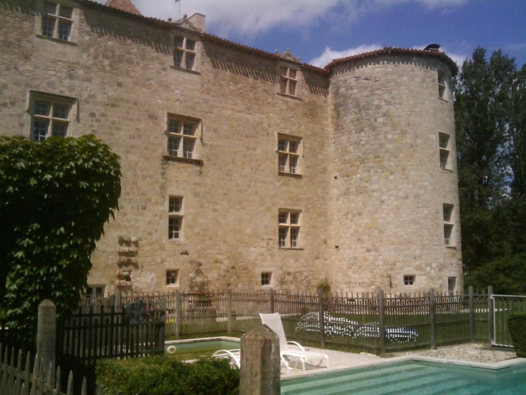Chateau De Fourcès Екстериор снимка